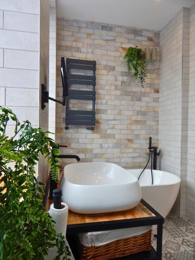 Vila Vip 3Br Grade2 Luxurious Industrial House With Wood Fire, Electric Blinds And Big Cast Iron Windows In The Heart Of The Jq Birmingham Exteriér fotografie