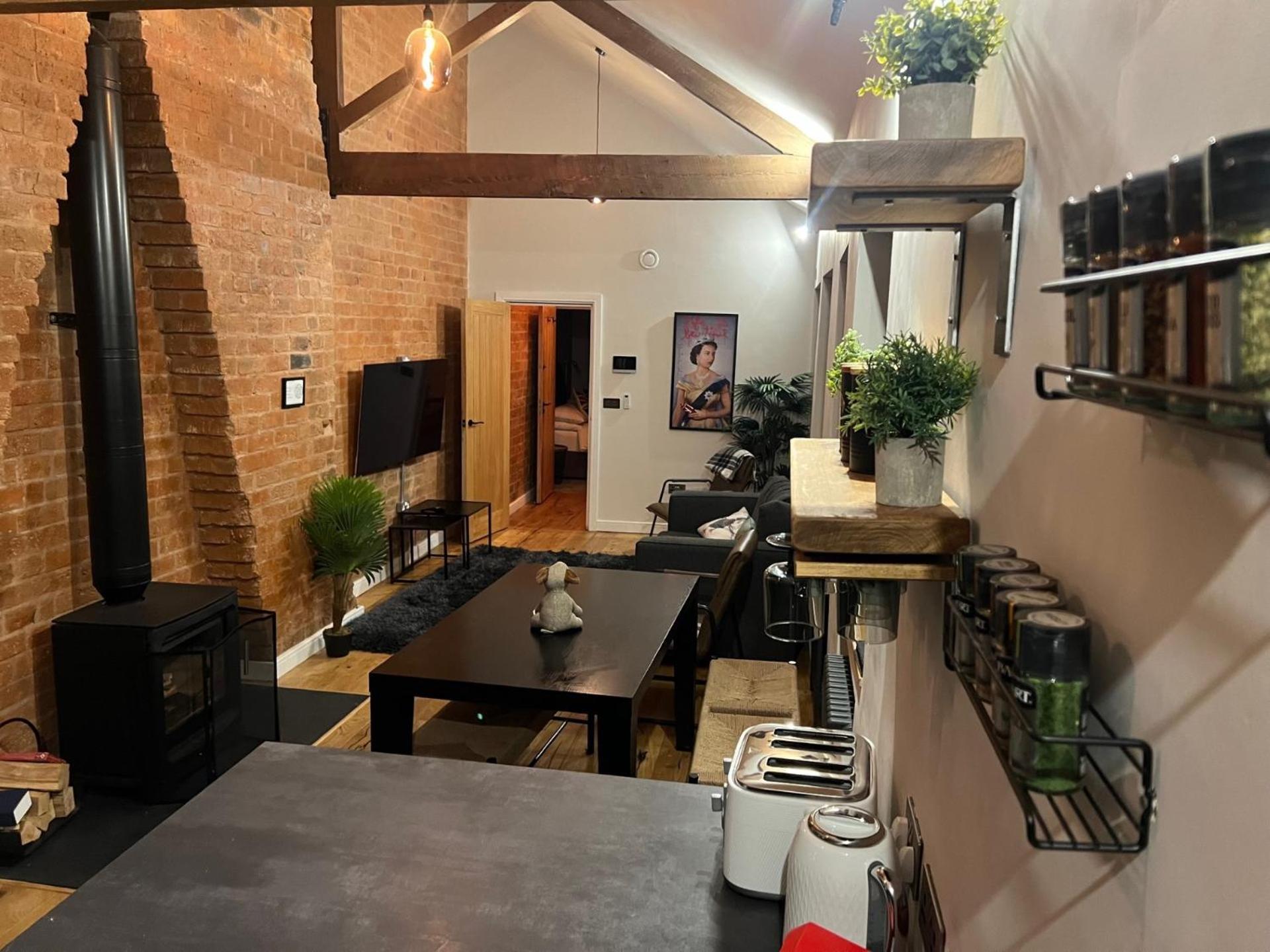 Vila Vip 3Br Grade2 Luxurious Industrial House With Wood Fire, Electric Blinds And Big Cast Iron Windows In The Heart Of The Jq Birmingham Exteriér fotografie