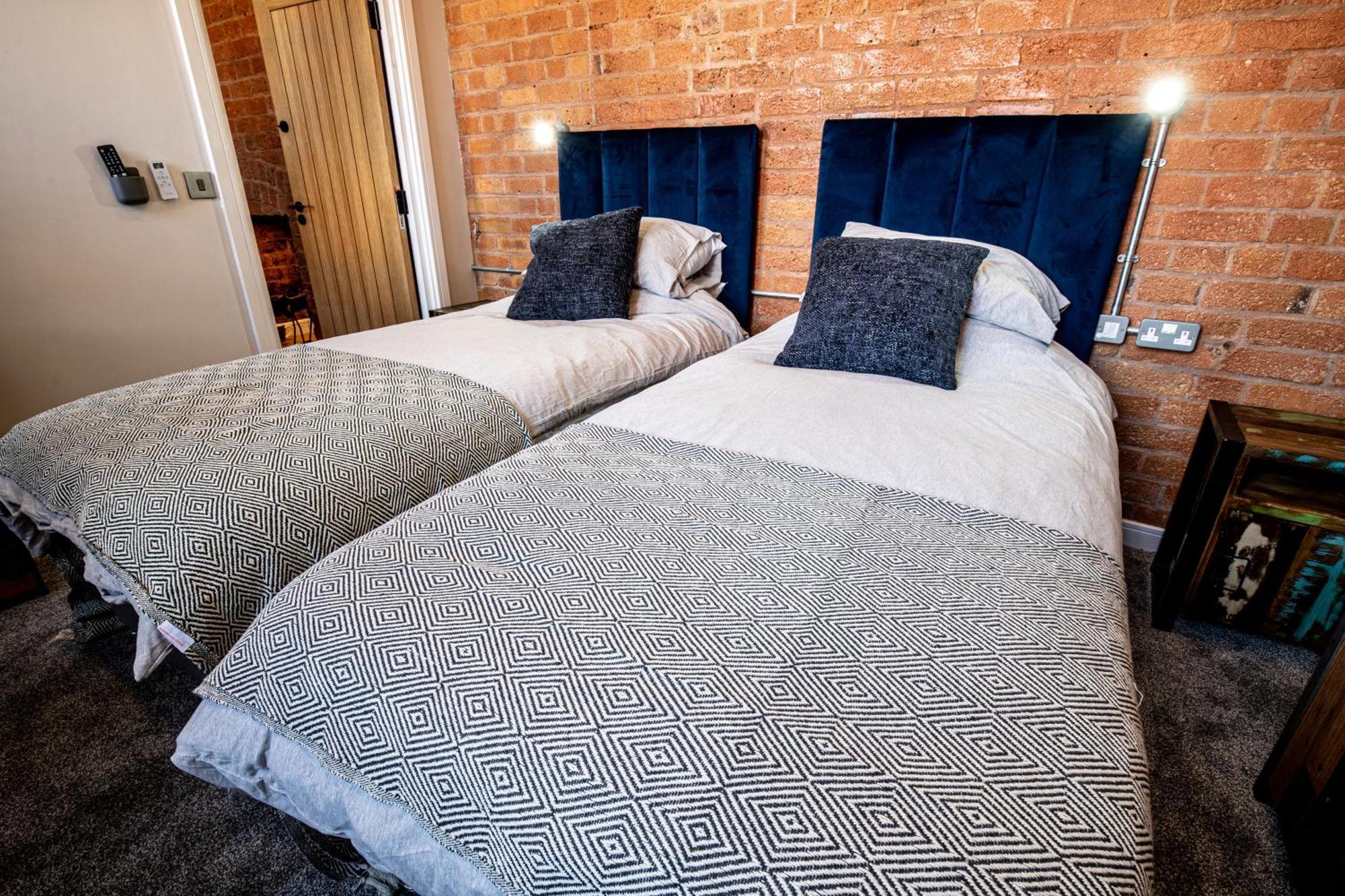 Vila Vip 3Br Grade2 Luxurious Industrial House With Wood Fire, Electric Blinds And Big Cast Iron Windows In The Heart Of The Jq Birmingham Exteriér fotografie